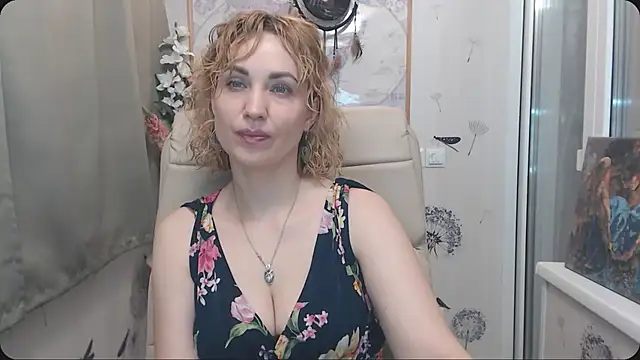 Snapshot of KatrinAlluring chatting on October 14, 4:24 am KatrinAlluring online show from October 14, 4:24 am