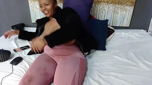 PrettyLisa28 online show from September 16, 7:04 pm