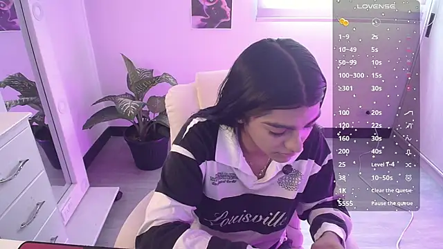 Snapshot of amarasilk_ chatting on June 6, 5:17 pm amarasilk online show from June 6, 5:17 pm