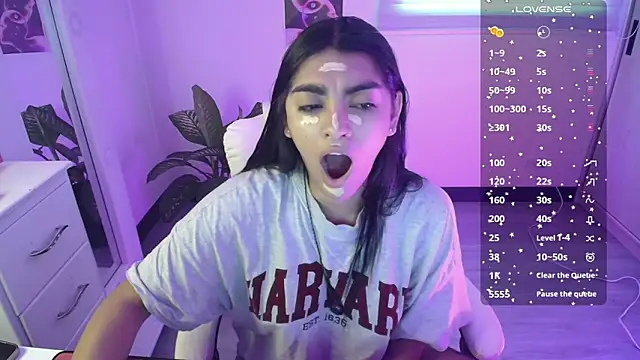 Snapshot of amarasilk_ chatting on June 8, 10:10 pm amarasilk online show from June 8, 10:10 pm