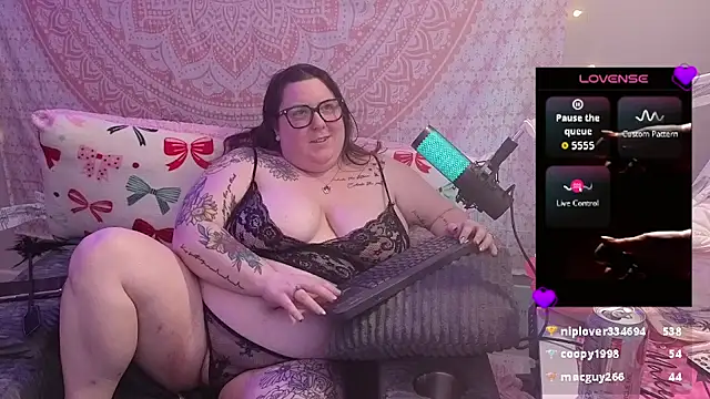 brookenicole3003 online show from May 6, 6:46 pm