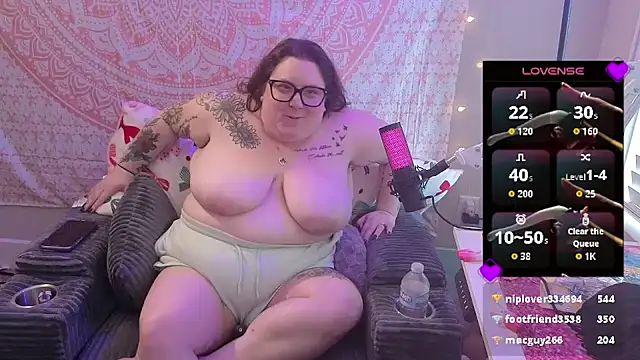 brookenicole3003 online show from May 9, 4:45 pm