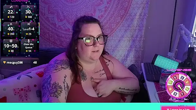 brookenicole3003 online show from May 14, 12:56 pm