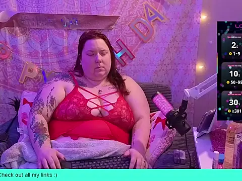 brookenicole3003 online show from May 24, 7:46 am