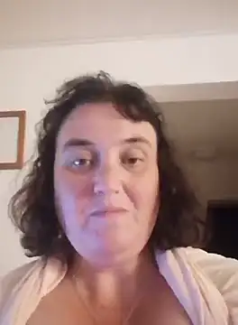 Snapshot of Minou1610 chatting on September 22, 7:49 pm Minou1610 online show from September 22, 7:49 pm