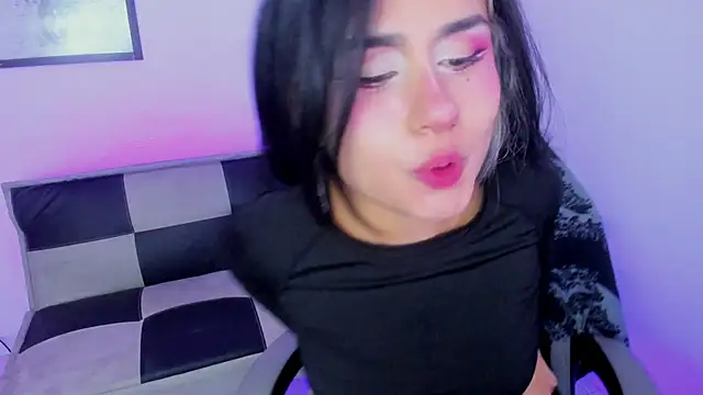 GwenHazel online show from September 13, 11:32 am