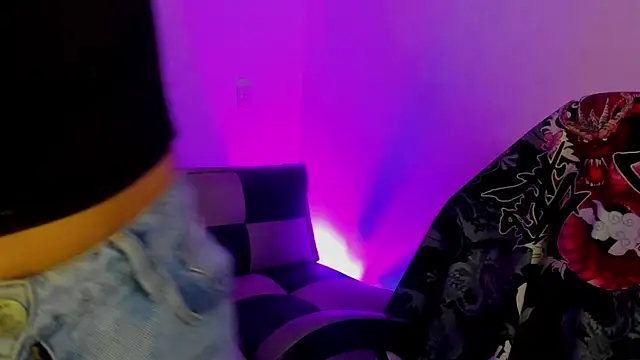 GwenHazel online show from September 18, 11:12 am