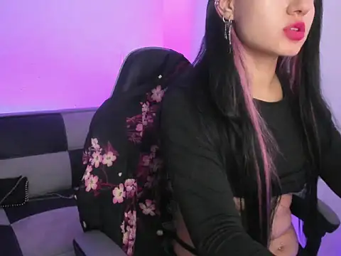 GwenHazel online show from October 2, 12:06 am