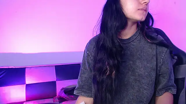 GwenHazel online show from November 29, 11:24 am