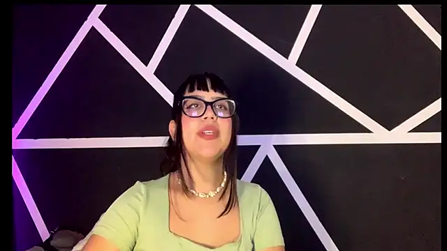 Snapshot of Melody_dreams chatting on September 30, 5:01 am Melody dreams online show from September 30, 5:01 am