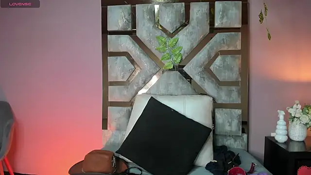 Electra Gosselin online show from July 1, 1:29 am