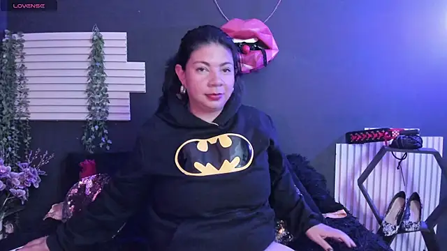 Snapshot of kinky_momm chatting on July 12, 3:36 pm kinky momm online show from July 12, 3:36 pm