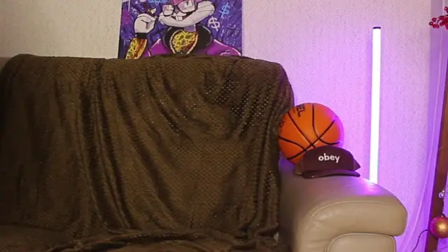 Snapshot of DanyX_ chatting on February 17, 11:07 am DanyX online show from February 17, 11:07 am