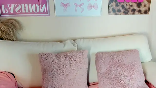 Snapshot of Dafne_Hillss chatting on June 18, 12:20 pm Dafne Hillss online show from June 18, 12:20 pm