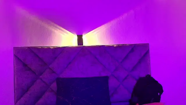 Shantey Laurent online show from September 19, 1:45 pm