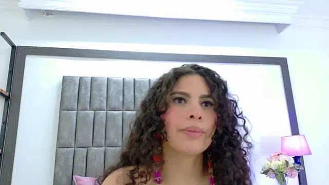 Snapshot of Skyler_Fox_ chatting on May 30, 8:06 pm Skyler Fox online show from May 30, 8:06 pm