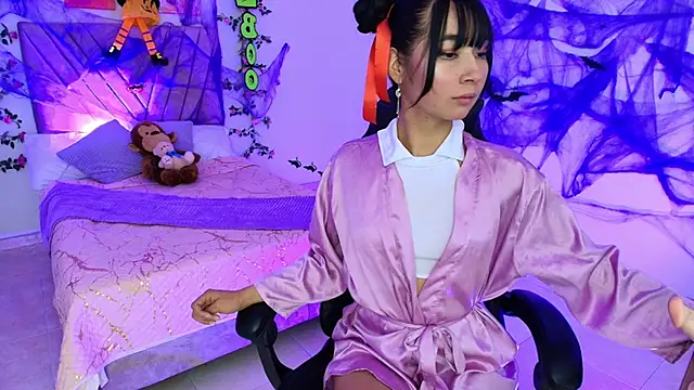 Snapshot of candy_kitt7 chatting on October 13, 2:17 pm candy kitt7 online show from October 13, 2:17 pm