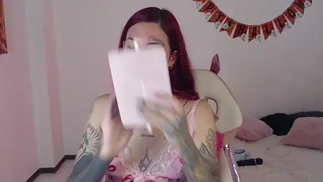 Maddy Vicius19 online show from October 19, 8:42 pm