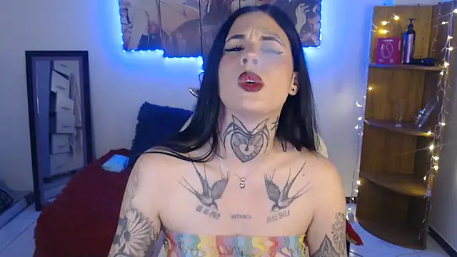 Snapshot of Maddy_Vicius19 chatting on July 23, 2:42 am Maddy Vicius19 online show from July 23, 2:42 am