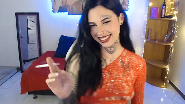 Snapshot of Maddy_Vicius19 chatting on July 30, 12:42 am Maddy Vicius19 online show from July 30, 12:42 am