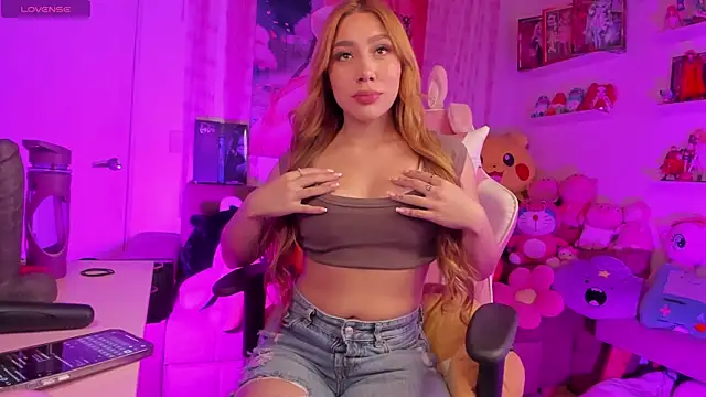 Snapshot of Issa_Moon_ chatting on October 30, 12:23 am Issa Moon online show from October 30, 12:23 am