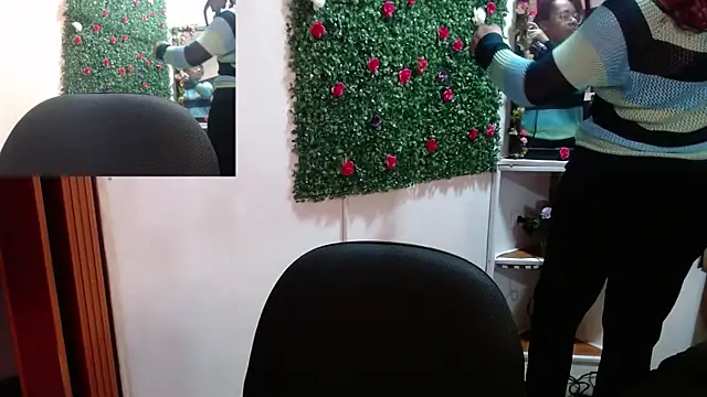 Snapshot of MIA__SPENCER chatting on September 12, 12:05 pm MIA SPENCER online show from September 12, 12:05 pm