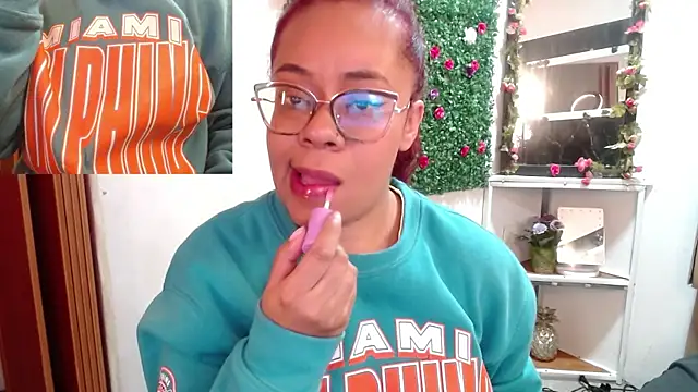 Snapshot of MIA__SPENCER chatting on September 13, 1:44 pm MIA SPENCER online show from September 13, 1:44 pm