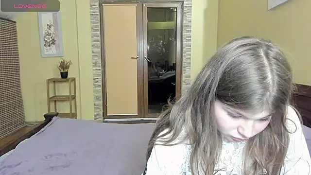 Snapshot of Lilly_Jess chatting on October 16, 4:30 pm Lilly Jess online show from October 16, 4:30 pm