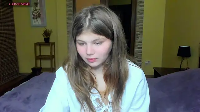 Snapshot of Lilly_Jess chatting on October 22, 6:18 pm Lilly Jess online show from October 22, 6:18 pm