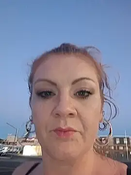 nakedgarbageperson online show from June 26, 12:09 pm