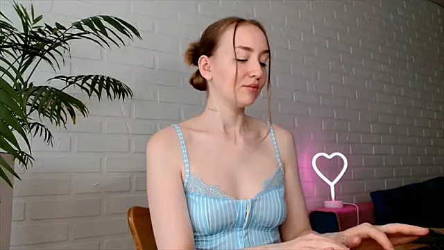 Snapshot of WhitePrincessLuna chatting on August 6, 12:07 pm WhitePrincessLuna online show from August 6, 12:07 pm