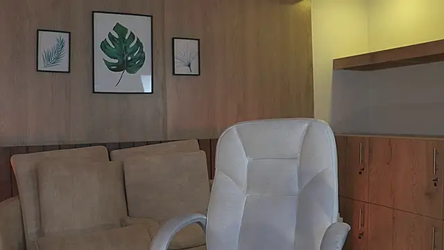 Snapshot of sarabelmont chatting on October 9, 12:14 pm sarabelmont online show from October 9, 12:14 pm