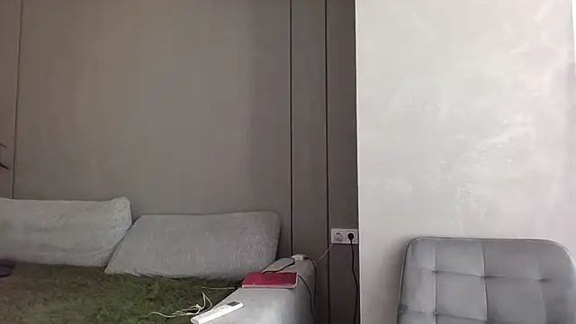 Snapshot of MrsAlice chatting on October 21, 9:21 am MrsAlice online show from October 21, 9:21 am