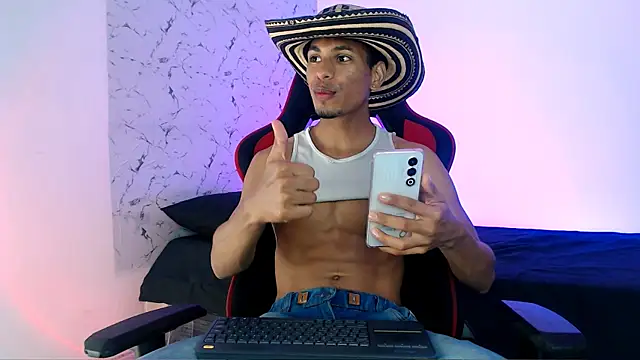 lorian vikel online show from November 11, 9:04 pm