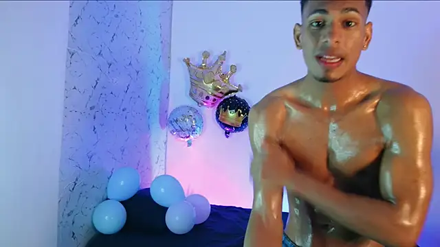 lorian vikel online show from November 17, 8:58 pm