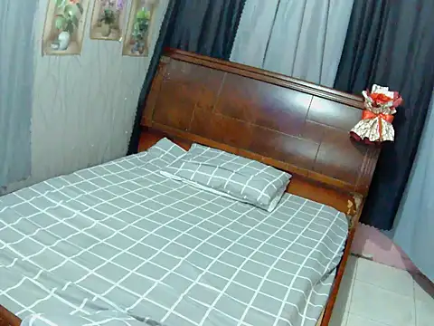 Snapshot of Chen_Lavin chatting on February 15, 8:02 am Chen Lavin online show from February 15, 8:02 am