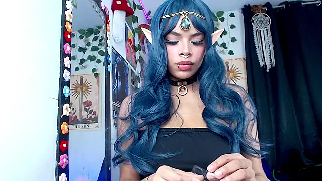 Snapshot of Raven_luv chatting on October 10, 1:15 am Raven luv online show from October 10, 1:15 am