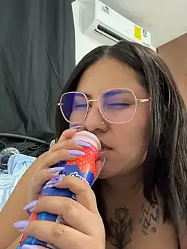 Edalyn29 online show from March 21, 8:52 am