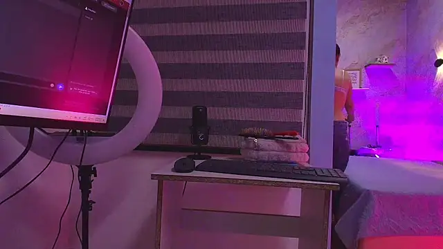 Snapshot of abbyrouss_ chatting on October 10, 3:05 am abbyrouss online show from October 10, 3:05 am