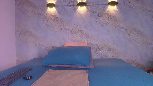 Snapshot of abbyrouss_ chatting on November 13, 3:05 am abbyrouss online show from November 13, 3:05 am