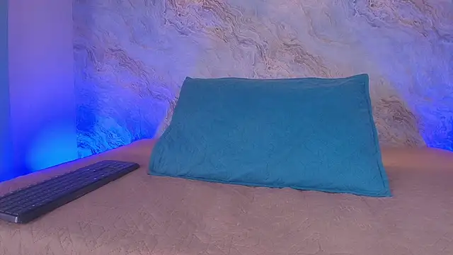 Snapshot of abbyrouss_ chatting on November 14, 3:05 am abbyrouss online show from November 14, 3:05 am