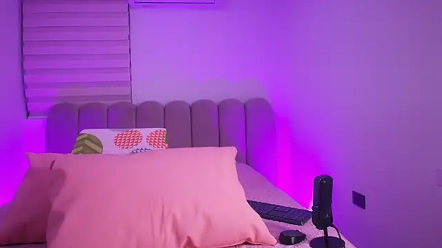 Snapshot of abbyrouss_ chatting on November 28, 3:09 am abbyrouss online show from November 28, 3:09 am