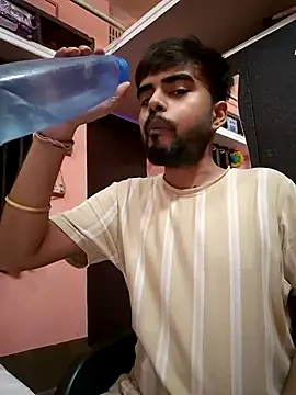 Snapshot of soniriyaa010101 chatting on August 5, 7:38 pm soniriyaa010101 online show from August 5, 7:38 pm