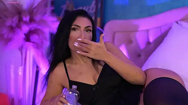 Bella Jonnes online show from December 20, 8:27 pm