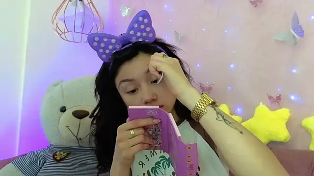 april bennett online show from November 27, 1:02 pm