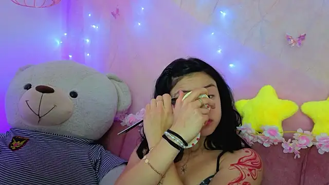 april bennett online show from February 24, 12:25 pm