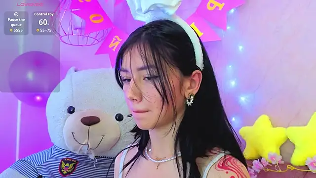 april bennett online show from July 6, 1:19 pm