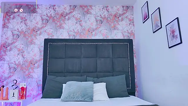 Snapshot of Luna_Riddle chatting on October 3, 12:13 pm Luna Riddle online show from October 3, 12:13 pm