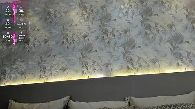 Snapshot of VictoriaShelby chatting on January 8, 11:45 am VictoriaShelby online show from January 8, 11:45 am