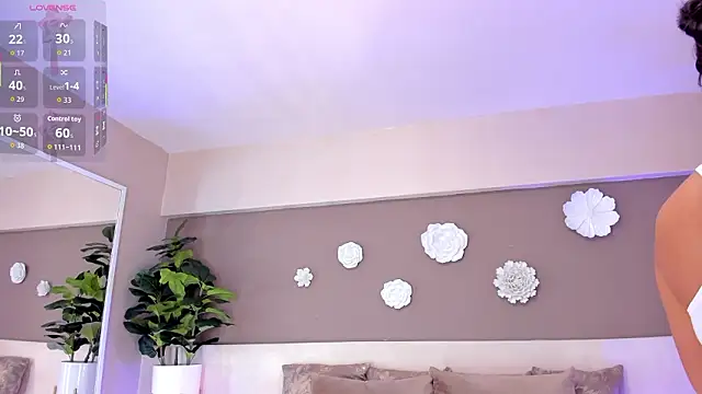 Snapshot of VictoriaShelby chatting on February 27, 11:43 am VictoriaShelby online show from February 27, 11:43 am